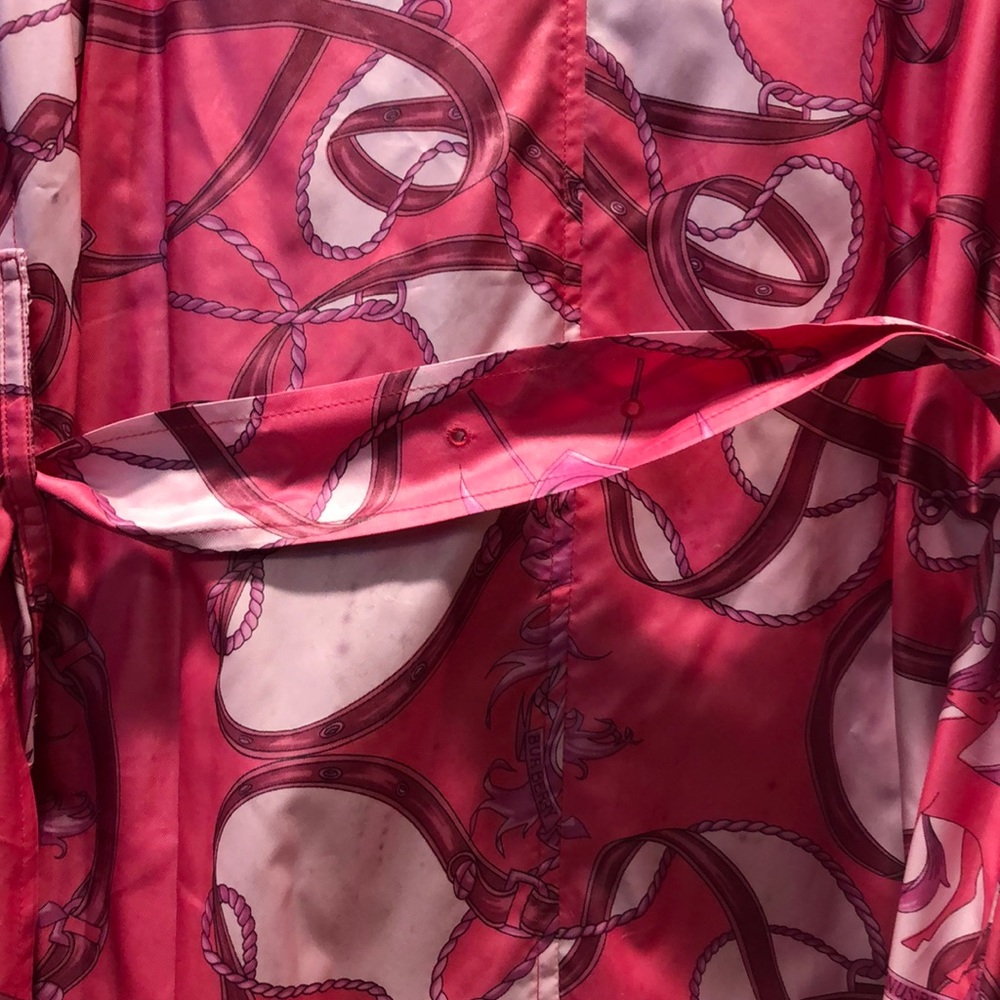 🎉HP🎉Limited Ed. Burberry Hot Pink Raincoat!😱 - Picture 5 of 6